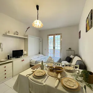 Zona Poeti - Relax In Piscina - Free Parking Appartamento